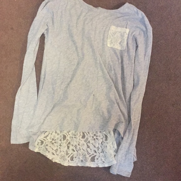 Lace back shirt - Picture 3 of 4